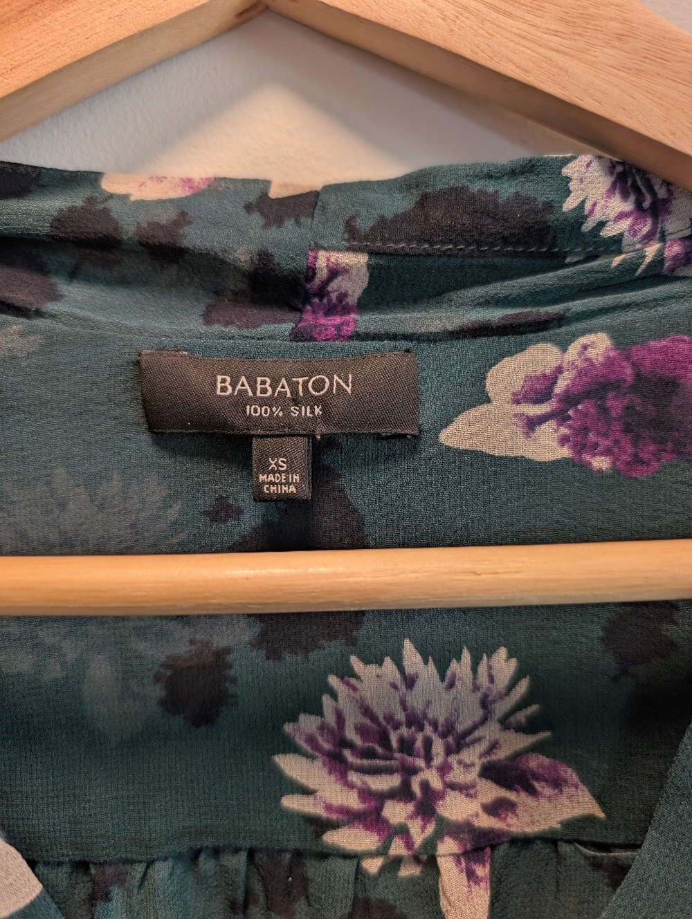 Babaton Aritzia 100% Silk Floral Blouse XS Green Draped Front - Picture 3 of 5